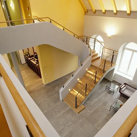 Schloss מלון 5*