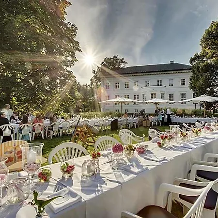 Schloss Neuhardenberg