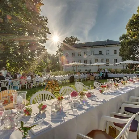 Schloss 5*