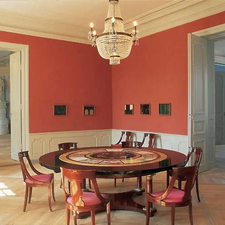 Schloss 5*